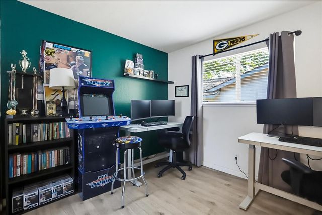 5204 Chicago Ave, Fair Oaks, CA 95628