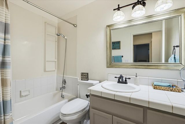 5204 Chicago Ave, Fair Oaks, CA 95628