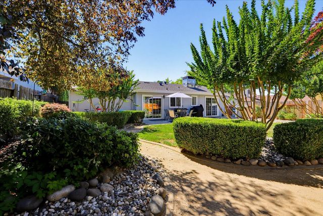 5204 Chicago Ave, Fair Oaks, CA 95628