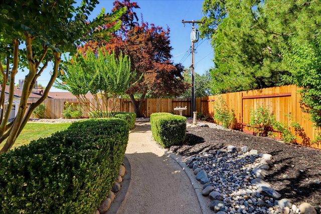 5204 Chicago Ave, Fair Oaks, CA 95628