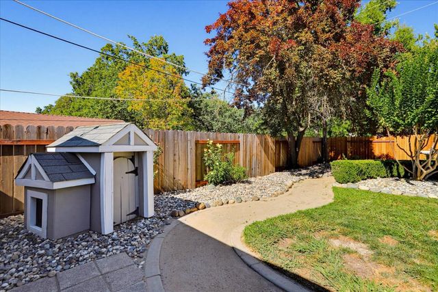 5204 Chicago Ave, Fair Oaks, CA 95628