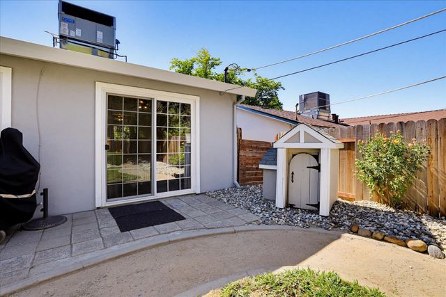 5204 Chicago Ave, Fair Oaks, CA 95628