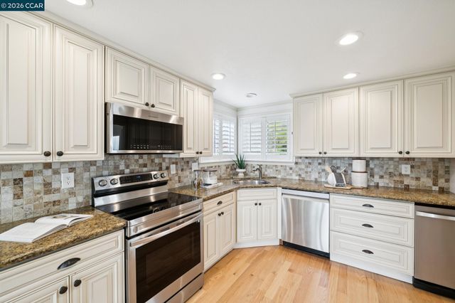 511 Rolling Hills Ln, Danville, CA 94526
