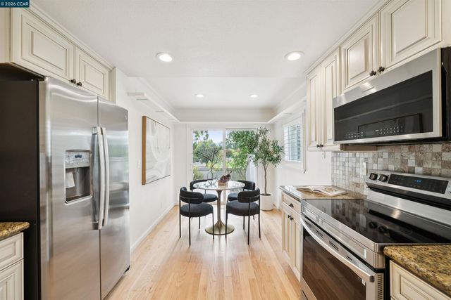 511 Rolling Hills Ln, Danville, CA 94526