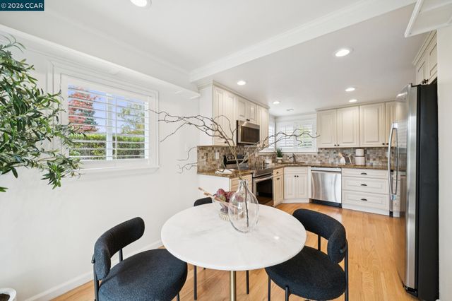 511 Rolling Hills Ln, Danville, CA 94526