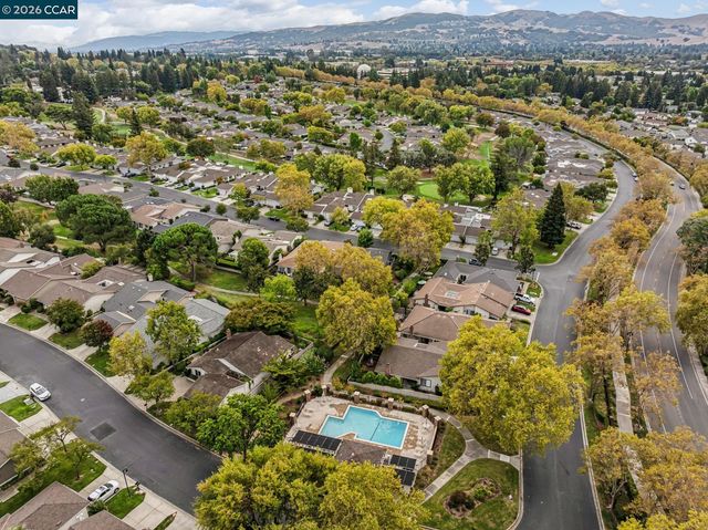 511 Rolling Hills Ln, Danville, CA 94526