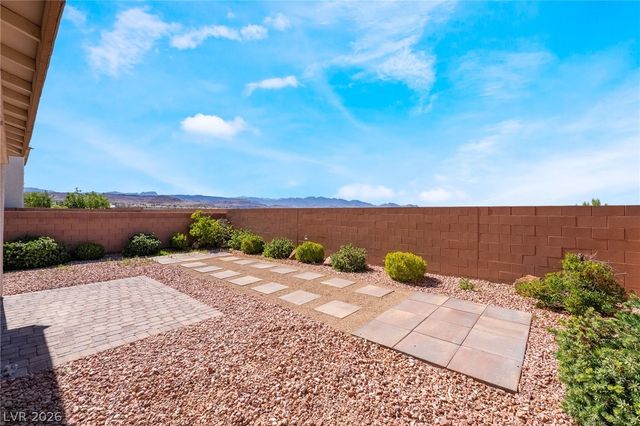 8318 Timberline Grove Avenue, Las Vegas, NV 89113