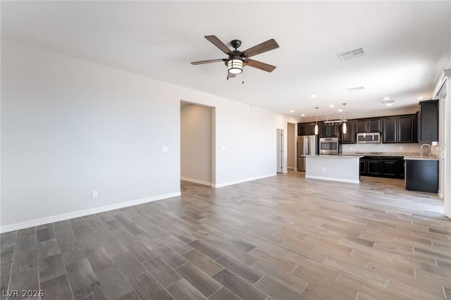 8318 Timberline Grove Avenue, Las Vegas, NV 89113