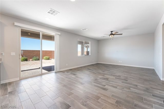 8318 Timberline Grove Avenue, Las Vegas, NV 89113