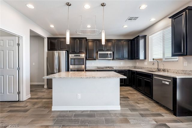 8318 Timberline Grove Avenue, Las Vegas, NV 89113