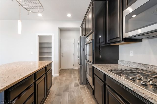 8318 Timberline Grove Avenue, Las Vegas, NV 89113