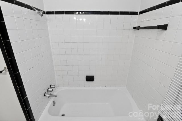 1813 Lasalle Street, Charlotte, NC 28216