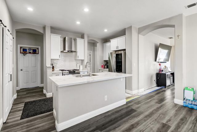 8427 Serio Way, Elk Grove, CA 98758