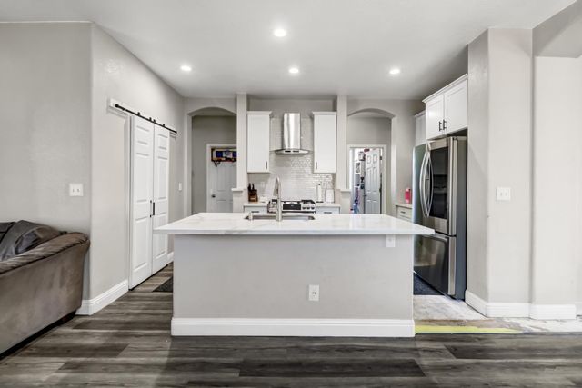 8427 Serio Way, Elk Grove, CA 98758