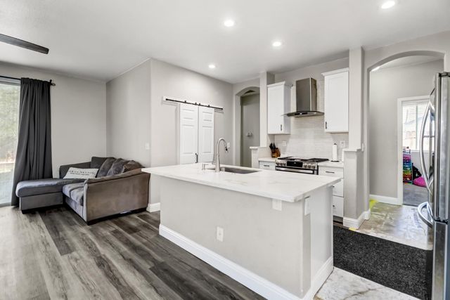 8427 Serio Way, Elk Grove, CA 98758