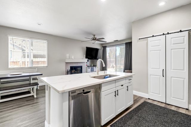 8427 Serio Way, Elk Grove, CA 98758