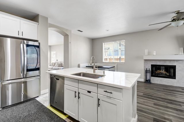 8427 Serio Way, Elk Grove, CA 98758