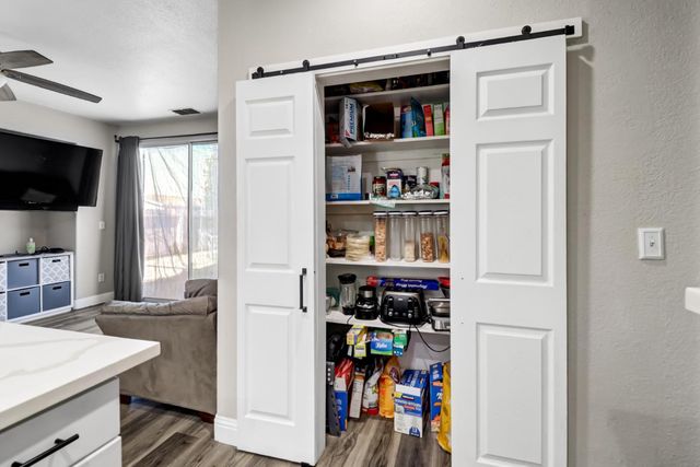 8427 Serio Way, Elk Grove, CA 98758
