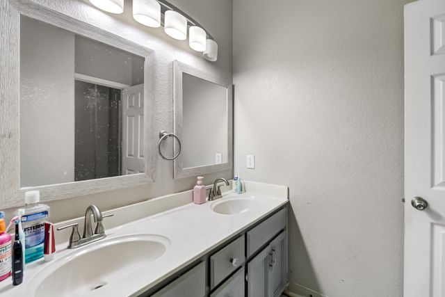 8427 Serio Way, Elk Grove, CA 98758