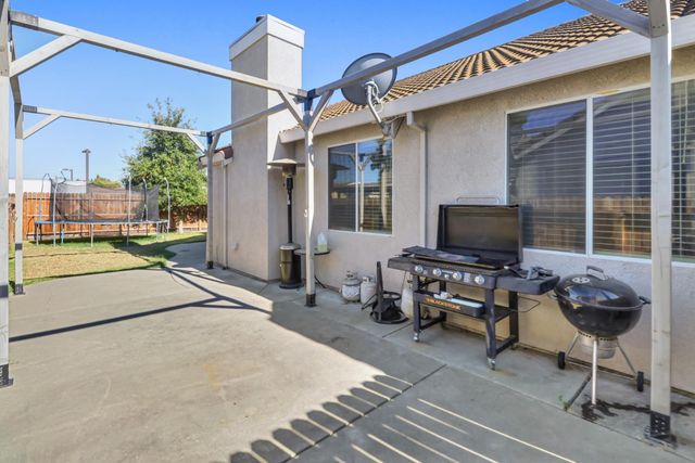 8427 Serio Way, Elk Grove, CA 98758