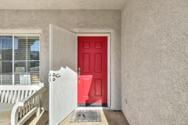 8427 Serio Way, Elk Grove, CA 98758