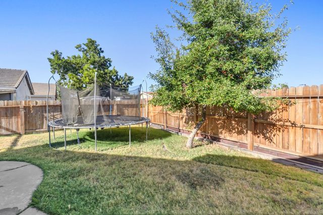 8427 Serio Way, Elk Grove, CA 98758