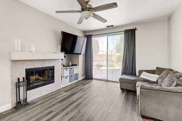 8427 Serio Way, Elk Grove, CA 98758