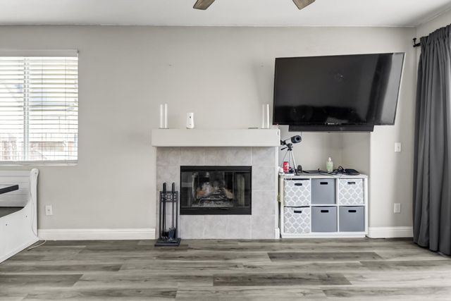 8427 Serio Way, Elk Grove, CA 98758