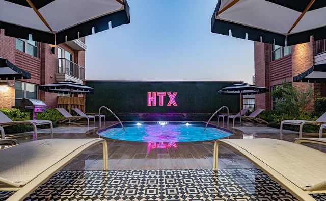 160 Birdsall Street 2214, Houston, TX 77007
