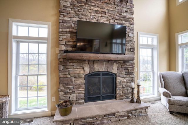 125 HOLLY RIDGE DR, State College, PA 16801