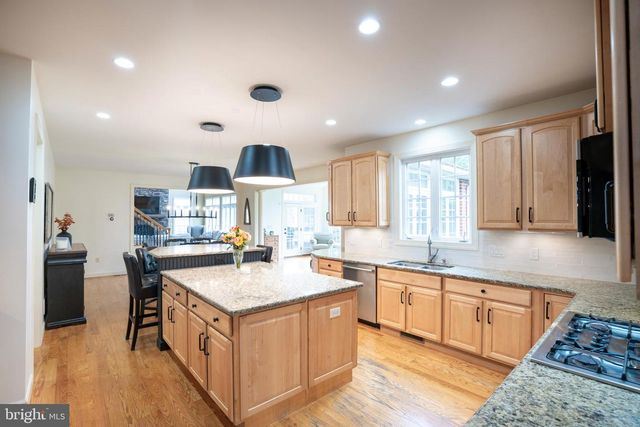 125 HOLLY RIDGE DR, State College, PA 16801