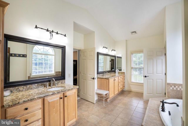 125 HOLLY RIDGE DR, State College, PA 16801