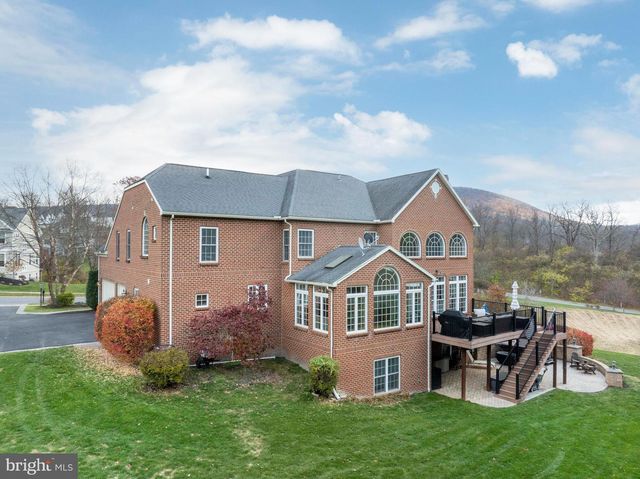 125 HOLLY RIDGE DR, State College, PA 16801