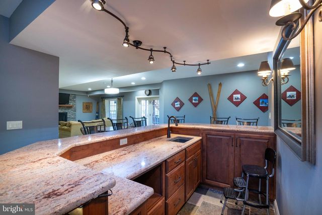 125 HOLLY RIDGE DR, State College, PA 16801