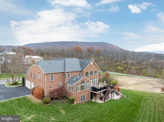 125 HOLLY RIDGE DR, State College, PA 16801