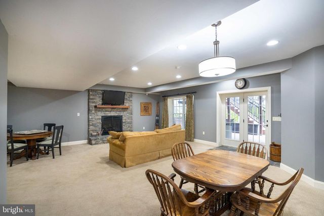 125 HOLLY RIDGE DR, State College, PA 16801