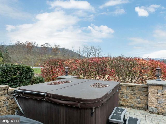 125 HOLLY RIDGE DR, State College, PA 16801