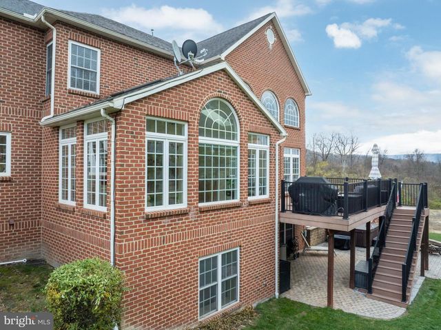 125 HOLLY RIDGE DR, State College, PA 16801