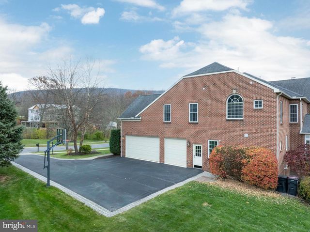 125 HOLLY RIDGE DR, State College, PA 16801