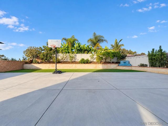 12749 Via Las Lenas, San Diego, CA 92129