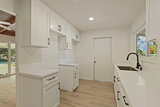 2306 W Swain Rd, Stockton, CA 95207