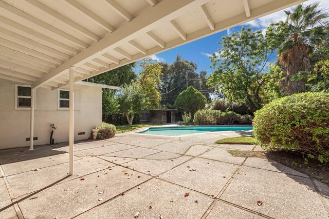 2306 W Swain Rd, Stockton, CA 95207