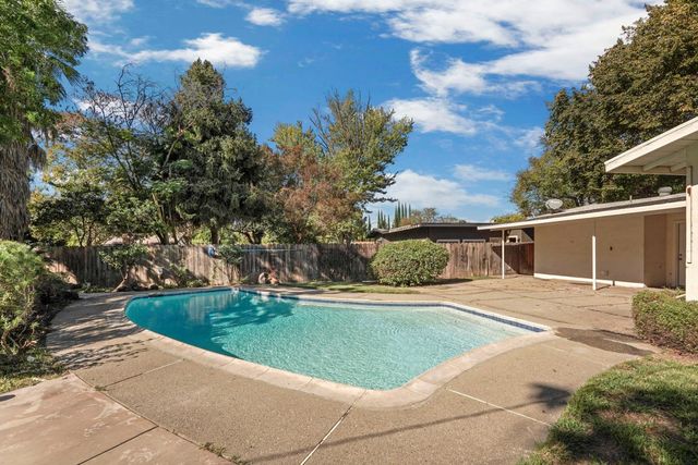 2306 W Swain Rd, Stockton, CA 95207