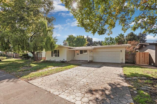 2306 W Swain Rd, Stockton, CA 95207