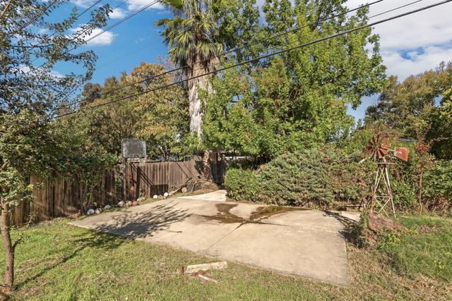 2306 W Swain Rd, Stockton, CA 95207