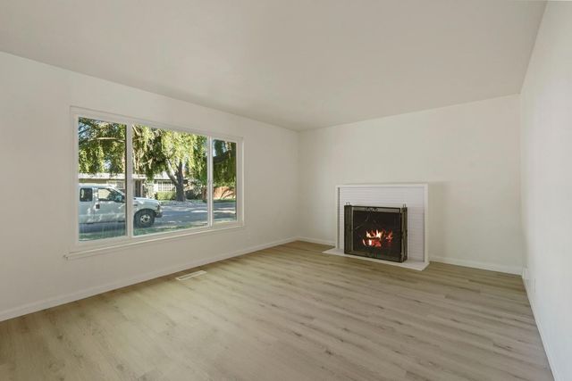 2306 W Swain Rd, Stockton, CA 95207