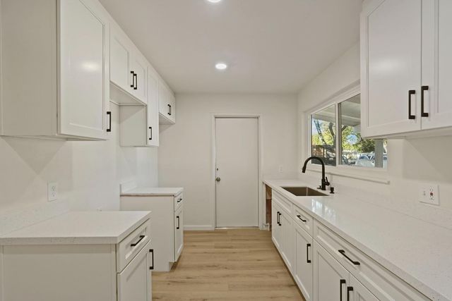 2306 W Swain Rd, Stockton, CA 95207