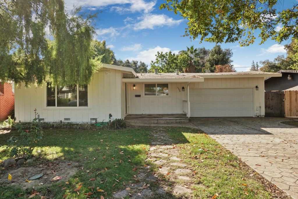2306 W Swain Rd, Stockton, CA 95207