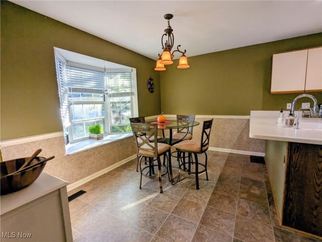 19620 Porters Lane 15, Strongsville, OH 44149