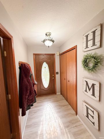 131 Vice Boulevard, Avilla, IN 46710